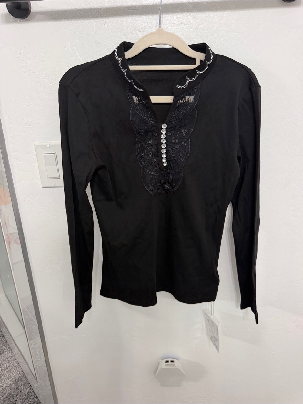 Women’s Black Long-Sleeve Jewel-Button Top